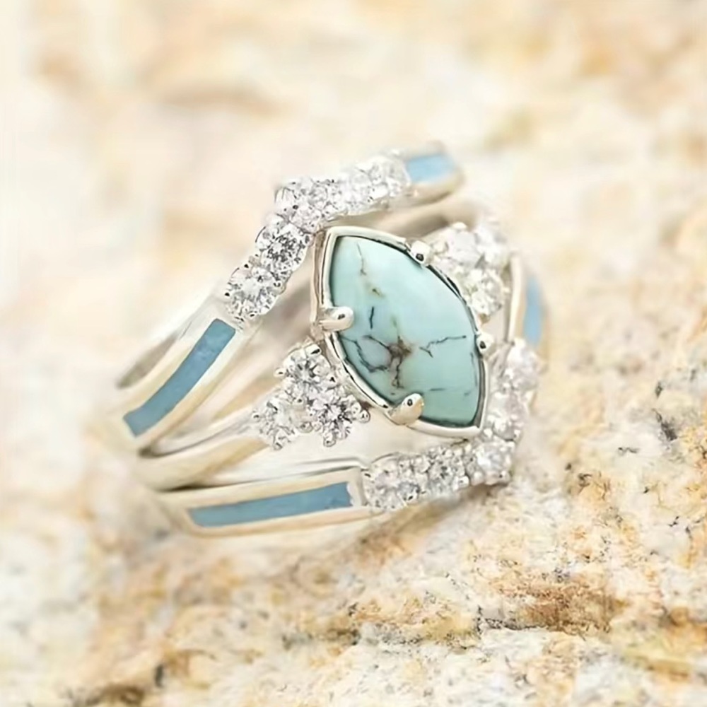 Woman’s Size 6, 3 piece Turquoise gem Ring